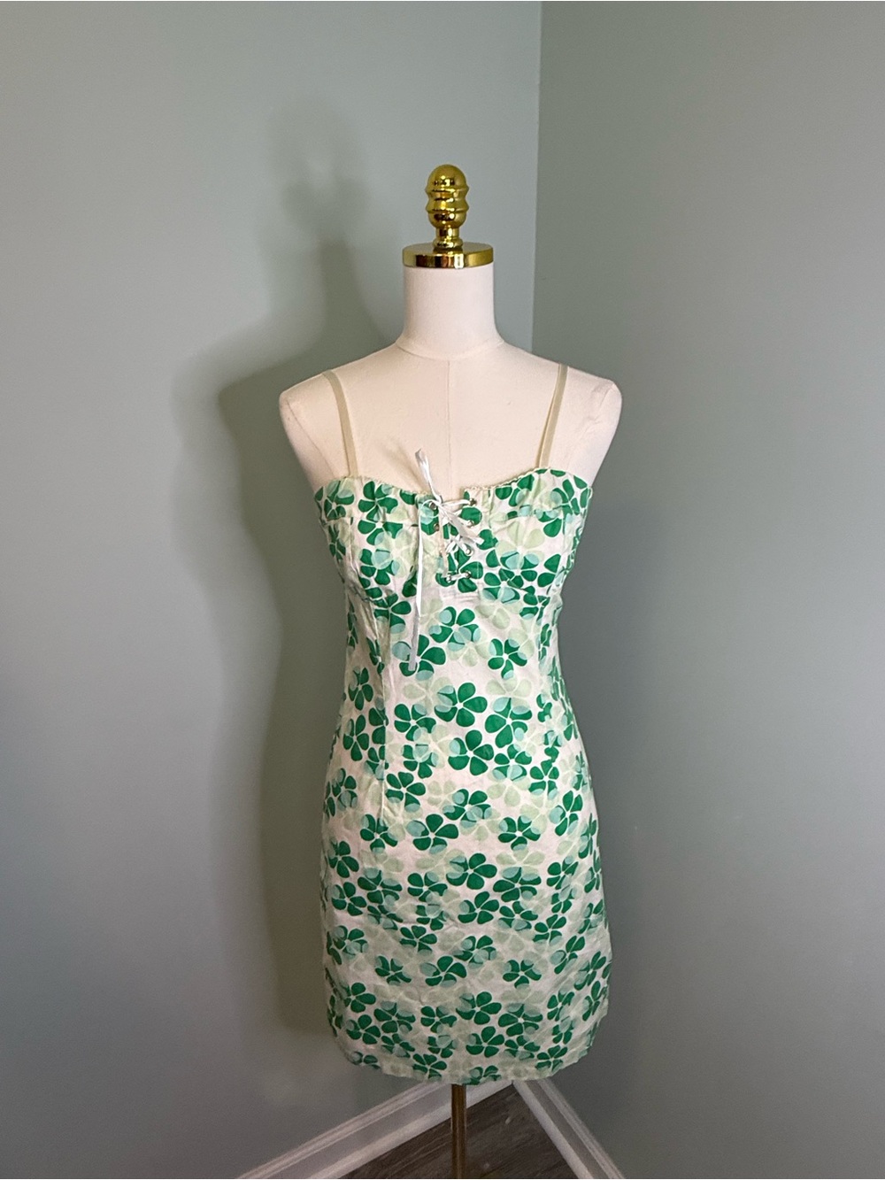 She's Cool Green Floral Clover Lace Up Mini Dress Women Medium Stretch